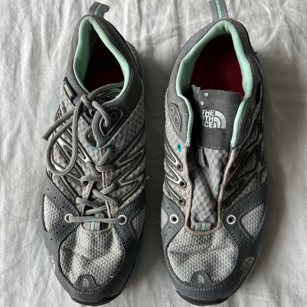 The North Face Vibram GTX Hiking Trail Shoes Women's Size 7.5 Grey Teal